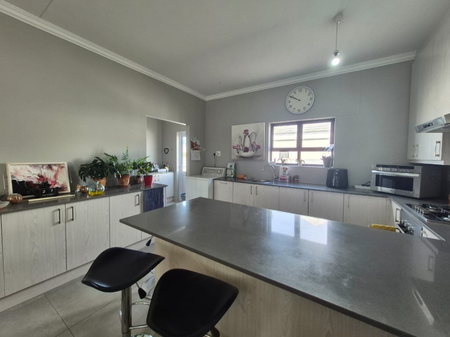 3 Bedroom Property for Sale in Sunningdale Western Cape